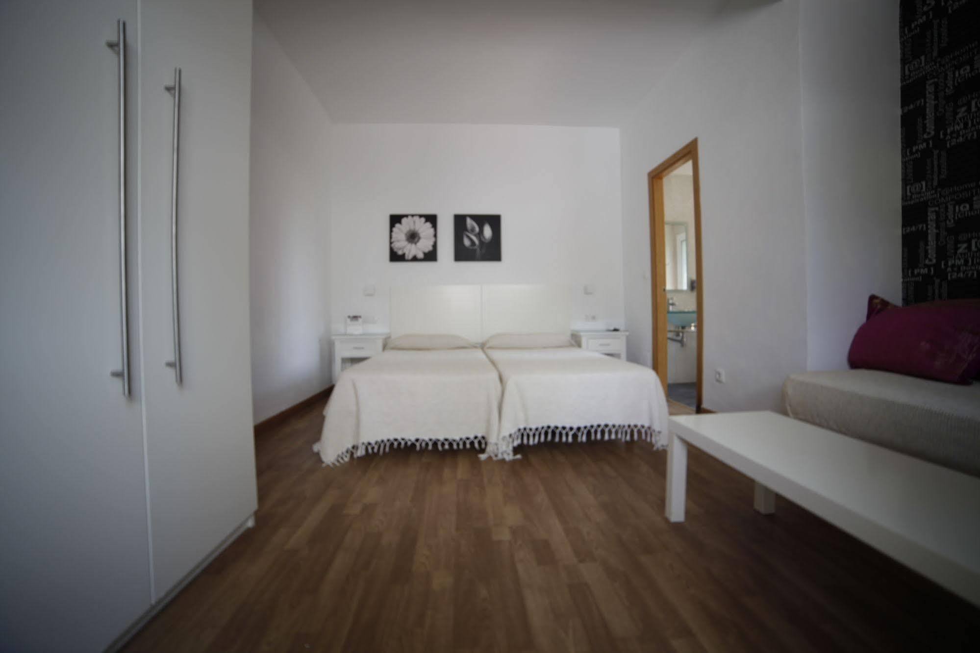 Hostal Boutique Los Geranios Del Pinar Torremolinos Eksteriør bilde